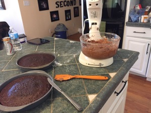 Assembling the cake. 